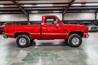  1985-GMC-K10-Apple Red-504244-38.jpg